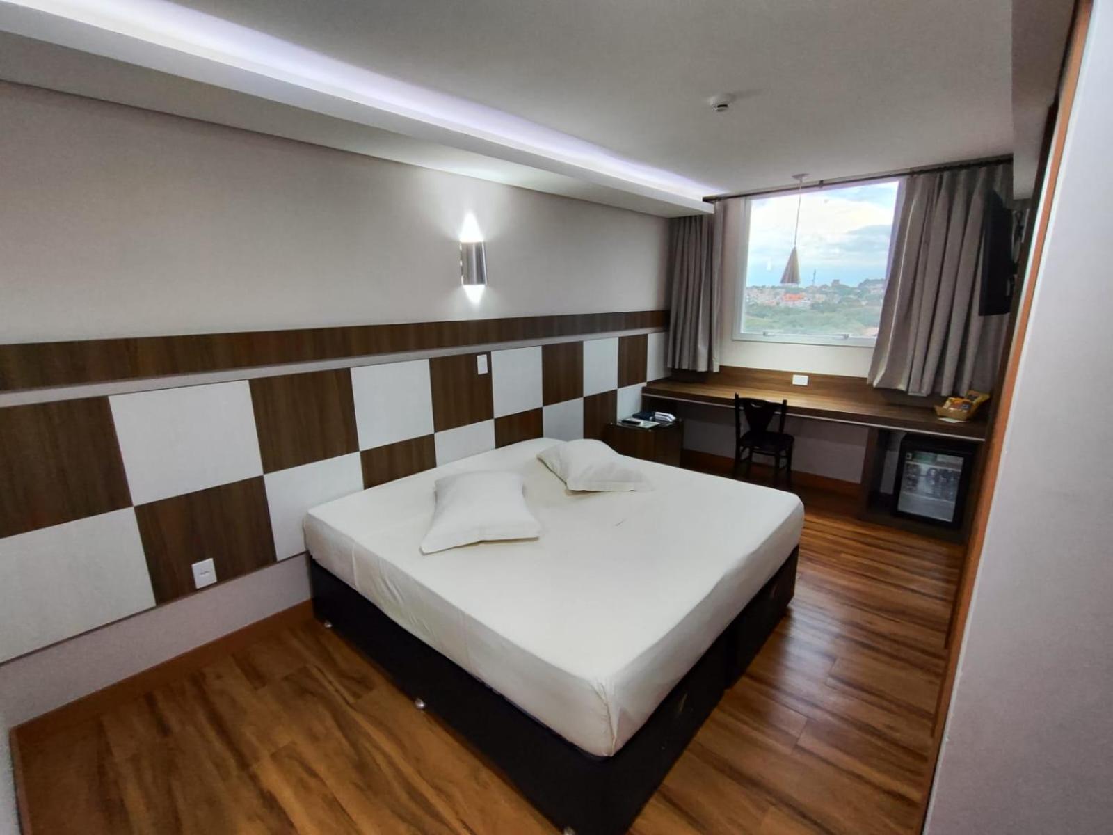 Hotel Maestro Executive Toledo Toledo  Extérieur photo